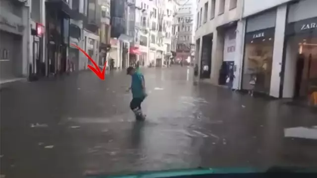 Istiklal Avenue turned into a lake.