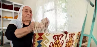 Osmaniye'de 66 Yıldır Kilim Dokuyan Hacer Cafri