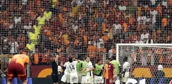 Muslera Kırmızı Kart Gördü, Galatasaray Şampiyonlar Ligi'ne Veda Etti