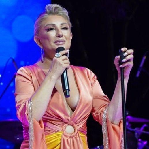 Muazzez Ersoy left mouths open with her braless stage style