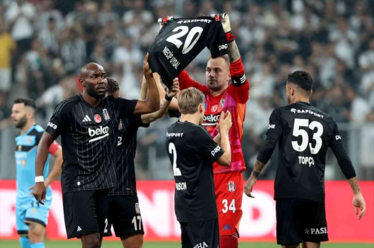Beşiktaş, Lugano'yu 5-1 yenerek UEFA Avrupa Ligi'ne kaldı Beşiktaş, Lugano'yu 5-1 yenerek UEFA Avrupa Ligi'ne kaldı