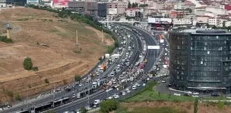 Küçükçekmece Sefaköy'de Metrobüs Kazası: 12 Yaralı