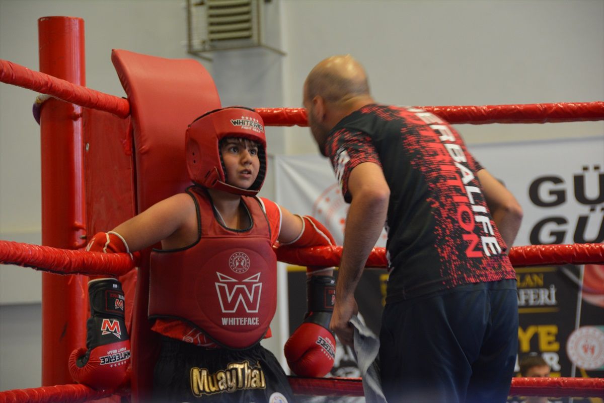 Bitlis'te düzenlenen Muaythai Şampiyonası sona erdi