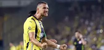 Fenerbahçe'nin Bosna Hersekli forveti Edin Dzeko, Alanyaspor maçında gol attı