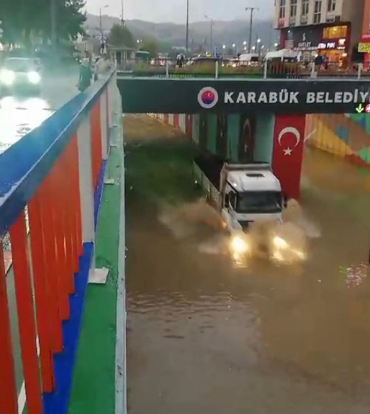Karabük'te Sağanak Sonrası Su Baskınları