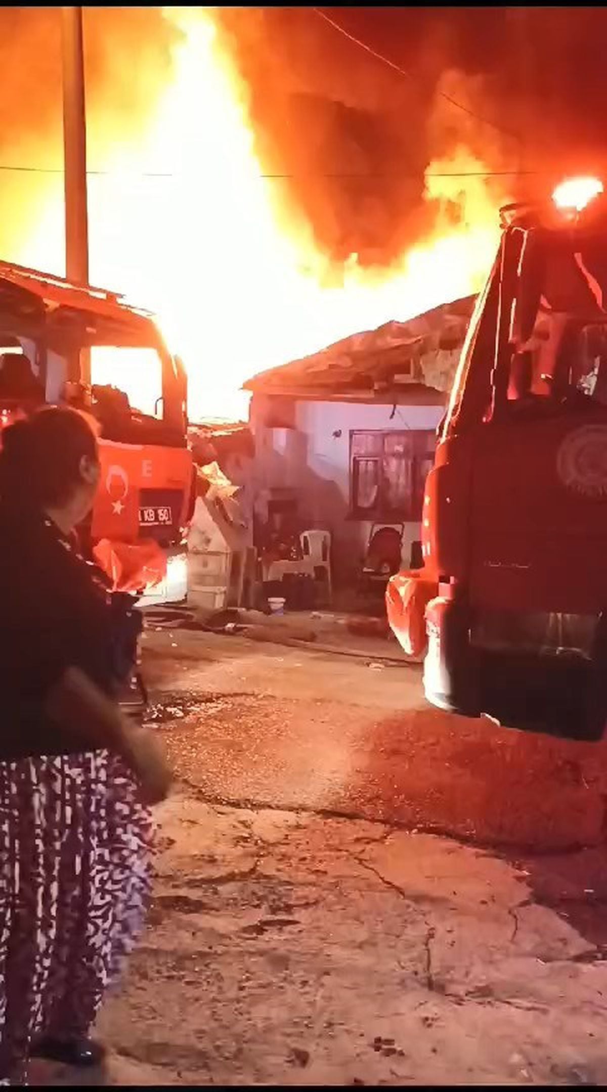 Gebze'de Tek Katlı Evde Yangın Çıktı