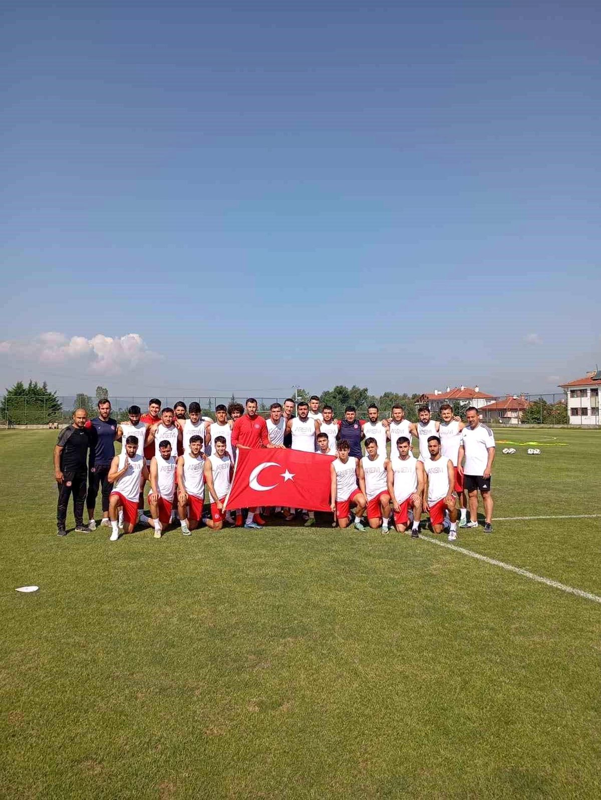 Zonguldak Kömürspor 30 Ağustos Zafer Bayramını Türk bayrağı açarak kutladı