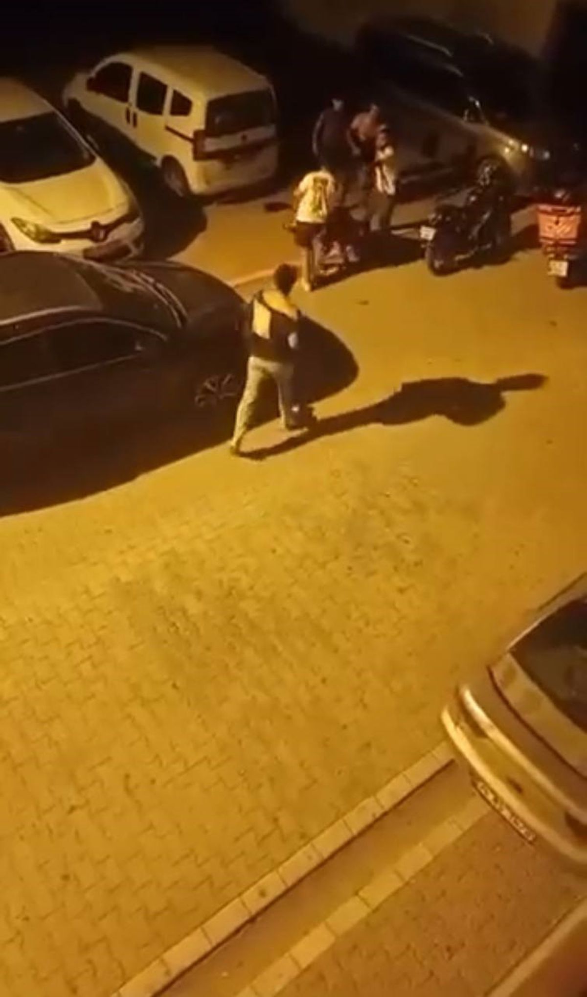 Esneyurt'ta İki Grup Arasında Çıkan Tartışma Kavgaya Dönüştü