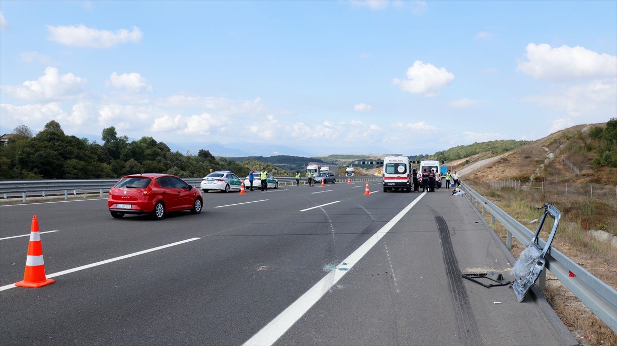 İzmit'te Tır ile Çarpışan Araçta 1 Yaralı