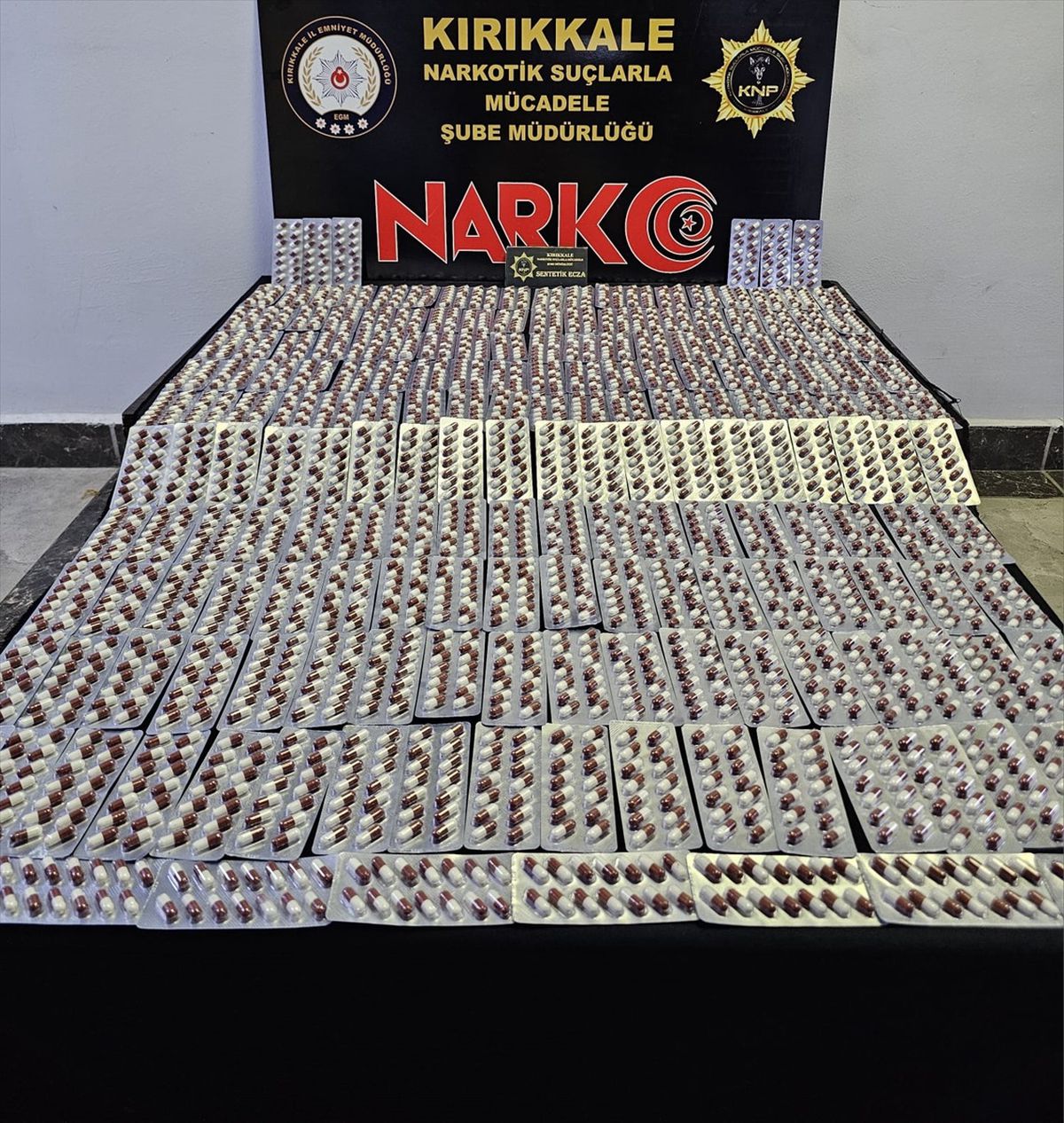 Kırıkkale'de 2 Bin 800 Sentetik Hap Ele Geçirildi, 5 Zanlı Gözaltına Alındı