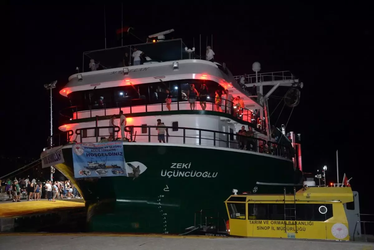 Sinop'ta Balıkçılar Av Yasağının Sona Ermesini Kutladı