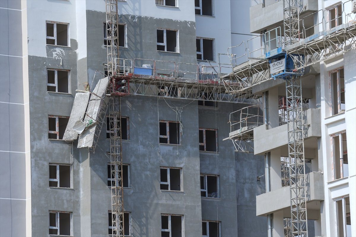 Ankara'da İskele Çöktü: 3 İşçi Hayatını Kaybetti