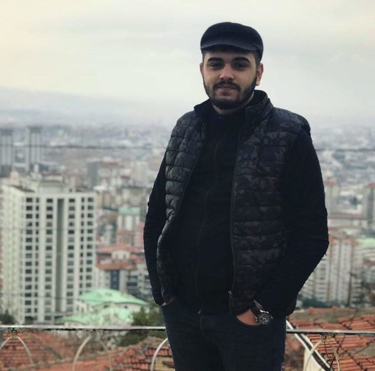 Ankara'da Asansör Boşluğuna Düşen Gencin Cenazesi Toprağa Verildi