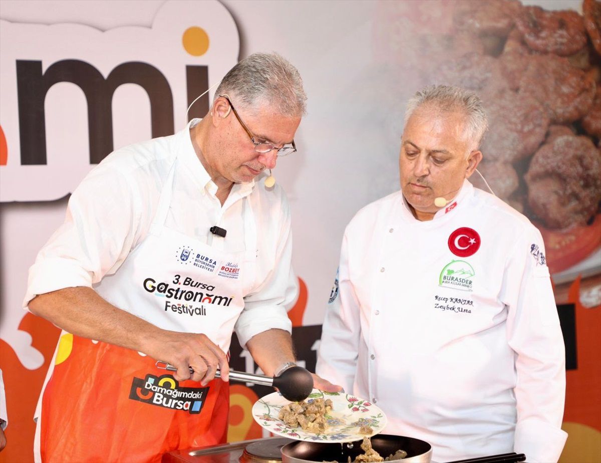 Bursa Büyükşehir Belediyesi Gastronomi Tırı Mudanya'da Lezzetleri Tanıttı