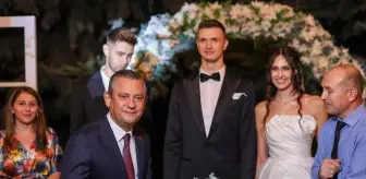 CHP Genel Başkanı Özgür Özel, İrem Yaman ve Mert Matic'in nikah şahitliğini yaptı