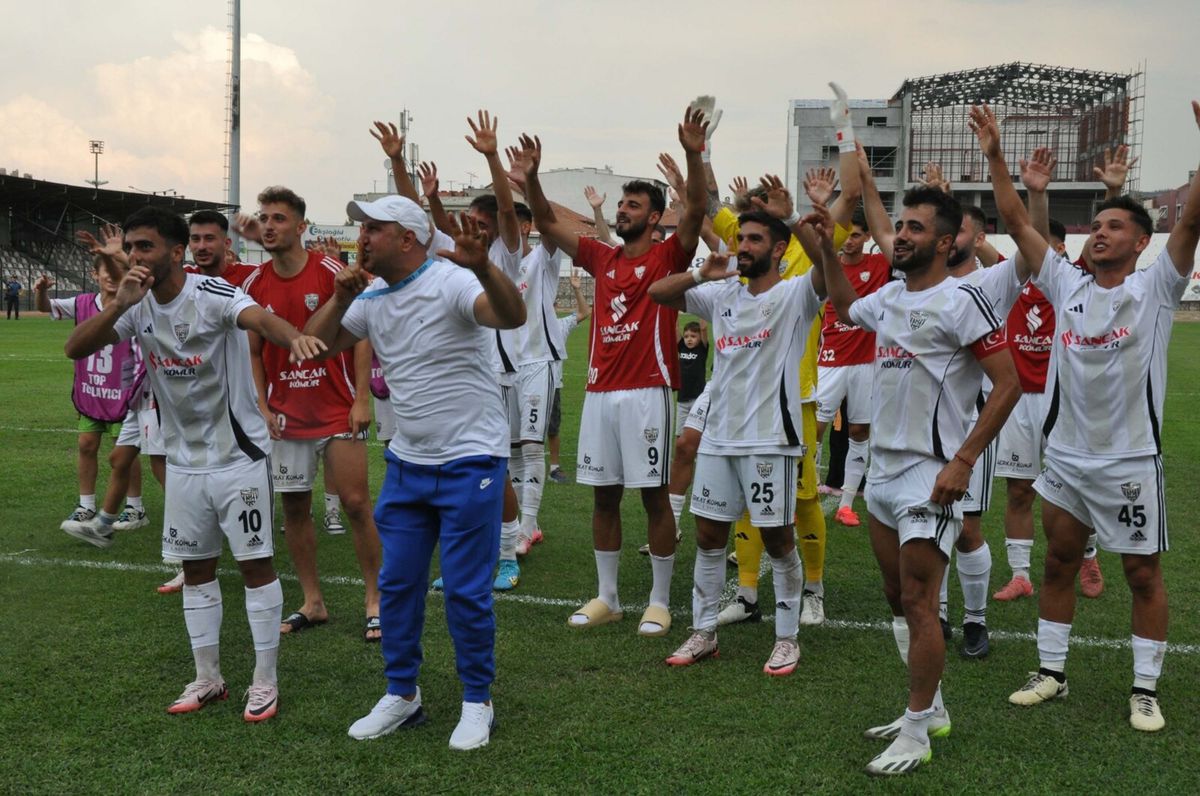Somaspor, Diyarbekirspor'u 2-0 yenerek sezona galibiyetle başladı