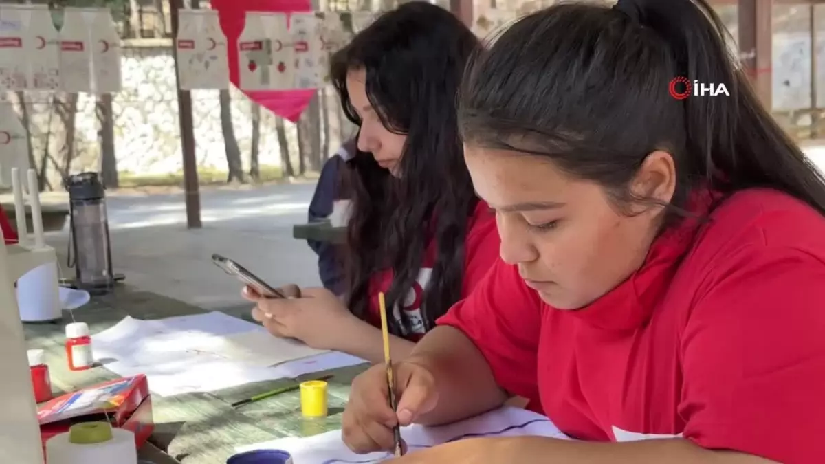 Depremzede öğrenciler Kızılay'ın Çamkoru Kampı'nda buluştu
