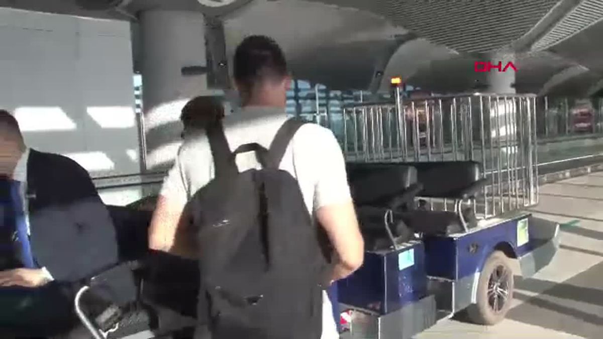 Kerem Aktürkoğlu, Benfica'ya transfer oldu ve milli takım kampına katılmak için İstanbul'a döndü