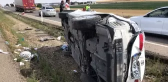 Kırşehir'de otomobil refüje devrildi, 1'i bebek 5 kişi yaralandı