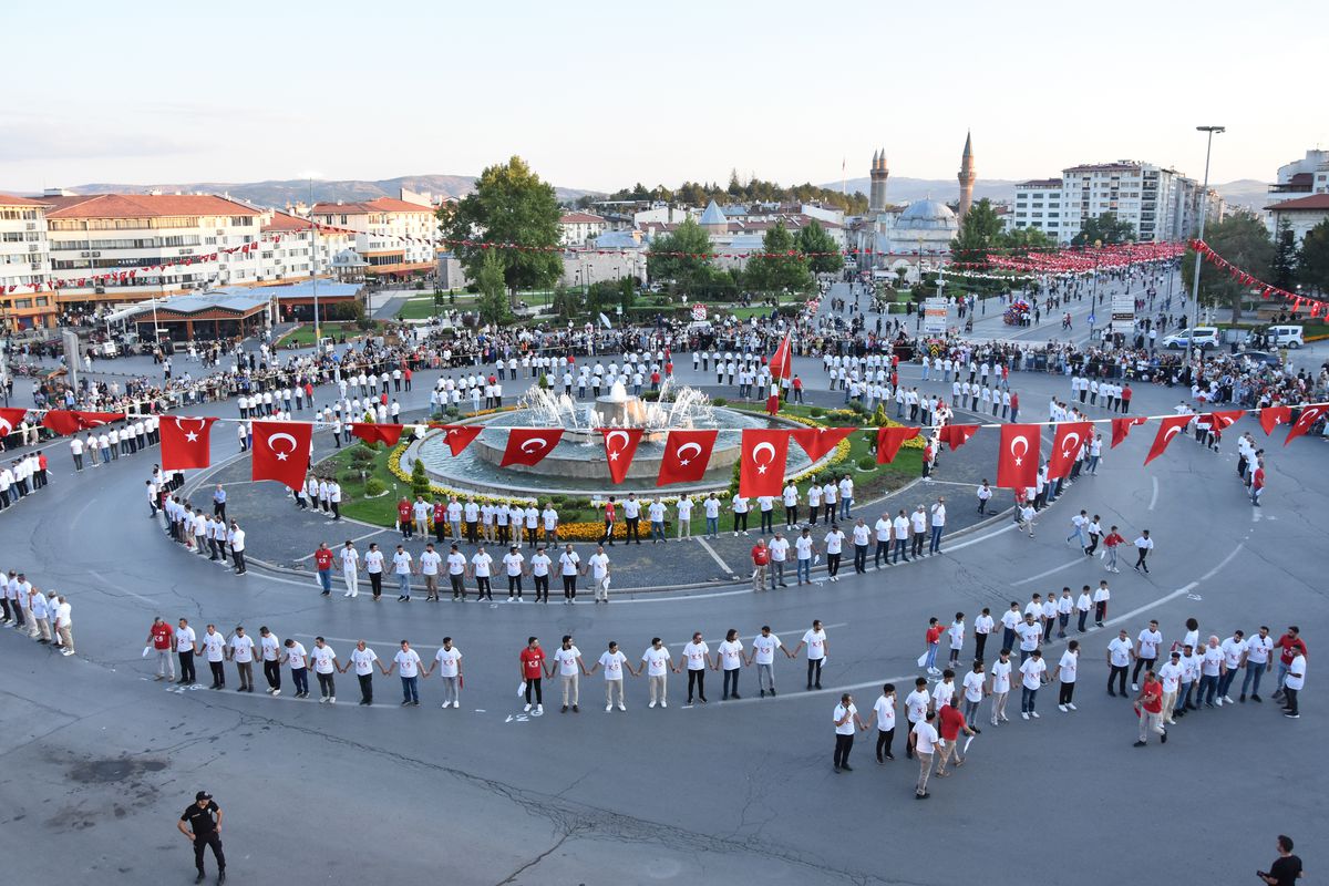 Sivas Kongresi'nin 105. yılında Sivas Ağırlaması Halayı Çekildi
