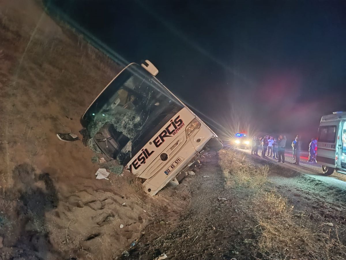 Sivas'ta otobüs kazası: 24 kişi yaralandı