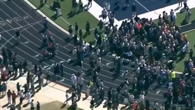 Armed attack at a high school in the USA! 4 people died, at least 30 people were injured.