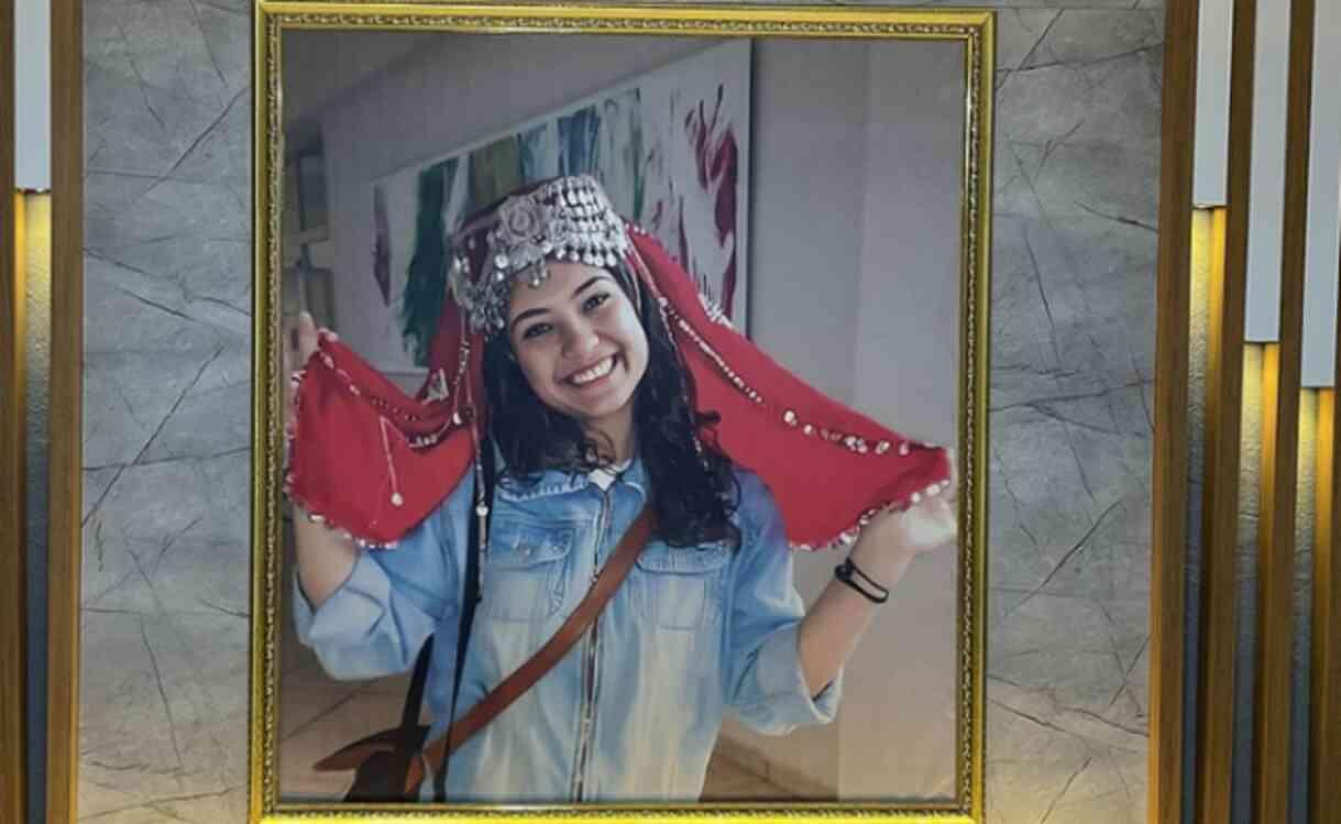 Aybüke öğretmen olayı nedir? Şehit Aybüke öğretmen ne zaman öldürüldü? Şenay Aybüke Yalçın kimdir? Aybüke öğretmen olayı nedir? Şehit Aybüke öğretmen ne zaman öldürüldü? Şenay Aybüke Yalçın kimdir?