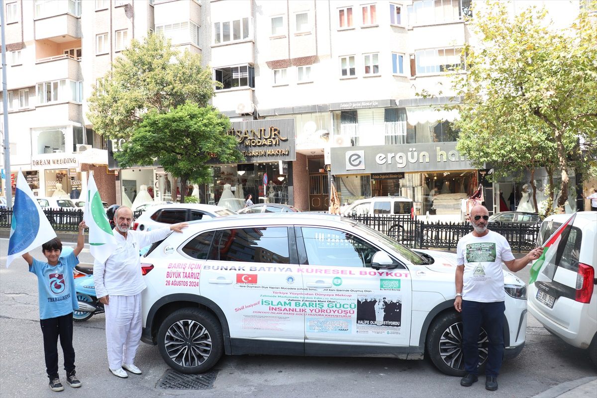 İsrail saldırılarına tepki amacıyla baba, oğlu ve torunu Türkiye turuna çıktı