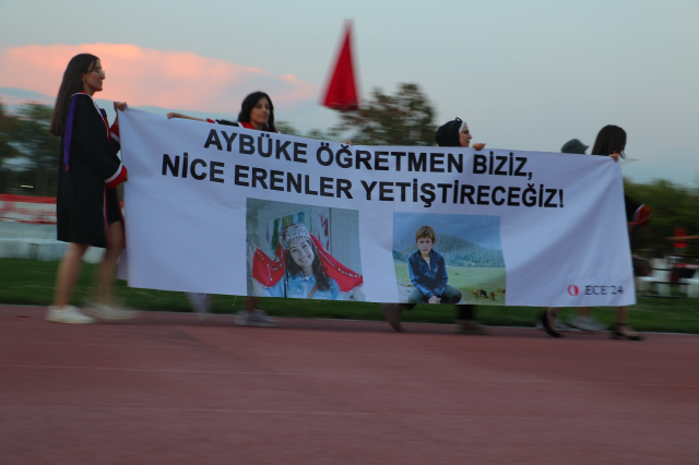 ODTÜ Mezuniyet Töreninde Rektör Protestosu