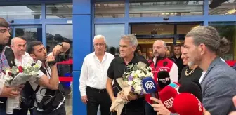 Şenol Güneş Trabzon'da Çiçeklerle Karşılandı