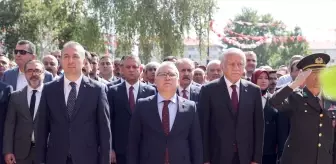 TBMM Başkanvekili Celal Adan ve CHP Genel Başkanı Özgür Özel, Sivas Kongresi'nin temsili canlandırılmasını izledi