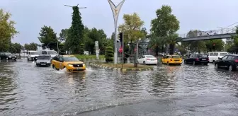 Akçaabat'ta Sağanak Yağış Hayatı Olumsuz Etkiledi