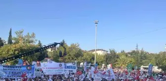 Hak-İş Konfederasyonu Kocaeli'de Miting Düzenledi: Vergide Adalet ve Sendikal Haklar Talep Edildi