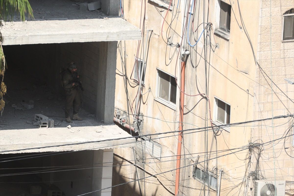 İsrail, Batı Şeria'da Filistinlilere ait evleri patlattı