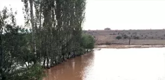 Hüyük ilçesinde şiddetli yağış trafikte aksamaya neden oldu