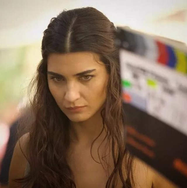 Akın Akınözü and Tuba Büyüküstün will play the lead roles in the film Mardin's Most Beautiful Girl