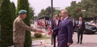 Bakan Fidan, NATO Kosova Barış Gücü karargahını ziyaret etti