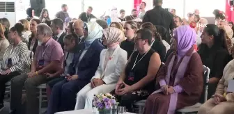 Emine Erdoğan koruyucu aileler ve çocuklarıyla buluştu