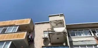 Üsküdar'da Karacaahmet Mezarlığı'nın Karşısındaki Apartmanlar Deprem Riski Taşıyor