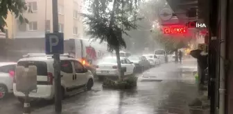 Kars'ta Sağanak Yağmur, Caddeler Göle Döndü