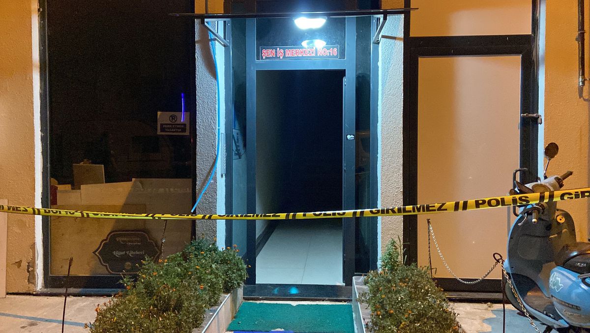 Adapazarı'da Tabancayla Vurulan Kadın Ağır Yaralandı