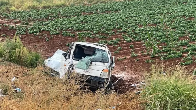 تحطمت شاحنة نقل عمال الزراعة في غازي عنتاب: 2 قتيل و 21 جريح.