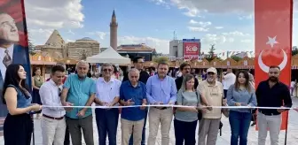 Kırşehir 3. Kitap Fuarı Cacabey Meydanı'nda Açıldı