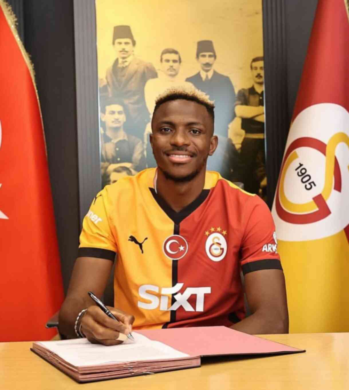 Osimhen neden maske takıyor? Galatasaraylı Victor Osimhen niye maske takıyor, hastalığı nedir?