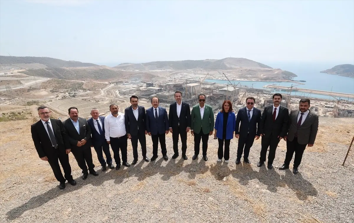 Enerji Bakanı Akkuyu Nükleer Güç Santrali'ni ziyaret etti