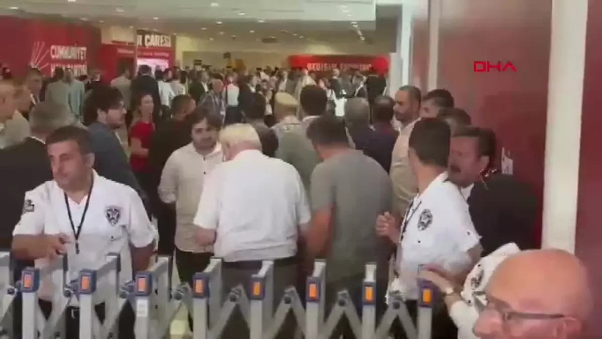 CHP Tüzük Kurultayı'nda Delegelere Tepki