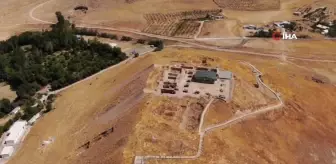Ayanis Kalesi'nde 2 bin 700 yıllık 3 adet bronz kalkan bulundu