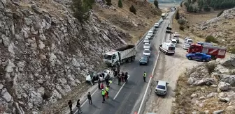 Kahramanmaraş'ta Kamyon ve Otomobil Çarpışması: 2 Kişi Hayatını Kaybetti