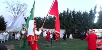 Burhaniye'de Torunun Sünnet Düğününde Mehter Coşkusu