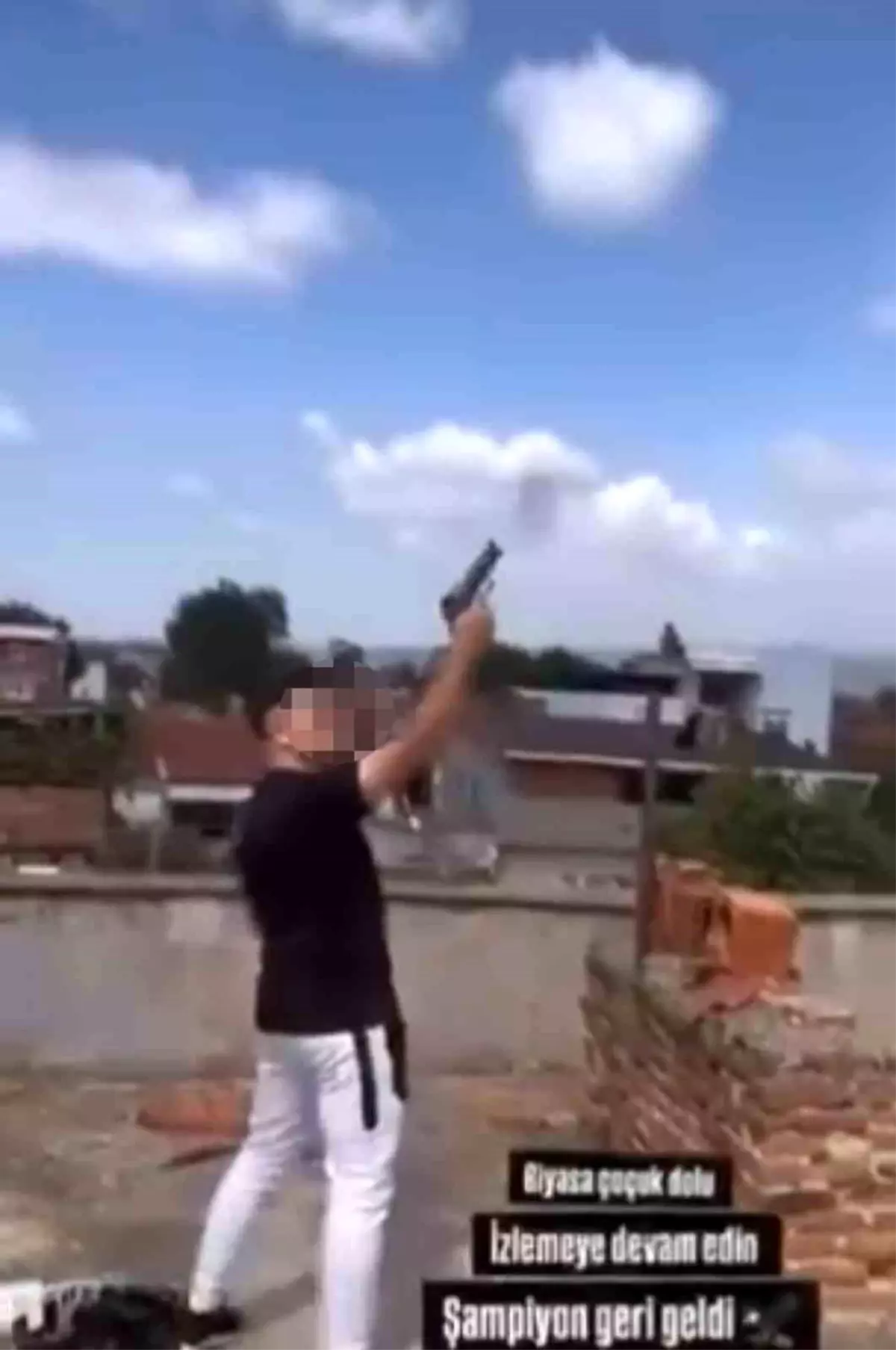 Bursa'da 14 Yaşındaki Çocuk Balkondan Ateş Açtı